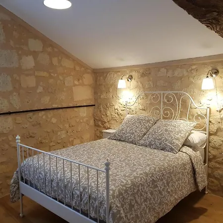 Domaine Du Chauvet 3*